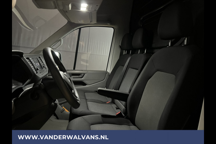 Volkswagen Crafter 2.0 TDI 141pk L3H3 L2H2 Euro6 Airco | Navigatie | 3000kg Trekhaak | Apple Carplay Android Auto, Cruisecontrol, Parkeersensoren, Bijrijdersbank