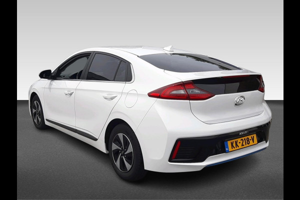 Hyundai IONIQ 1.6 GDi First Edition | schuifdak | leder | blind-spot | bi-xenon | navigatie | stoelverwarming