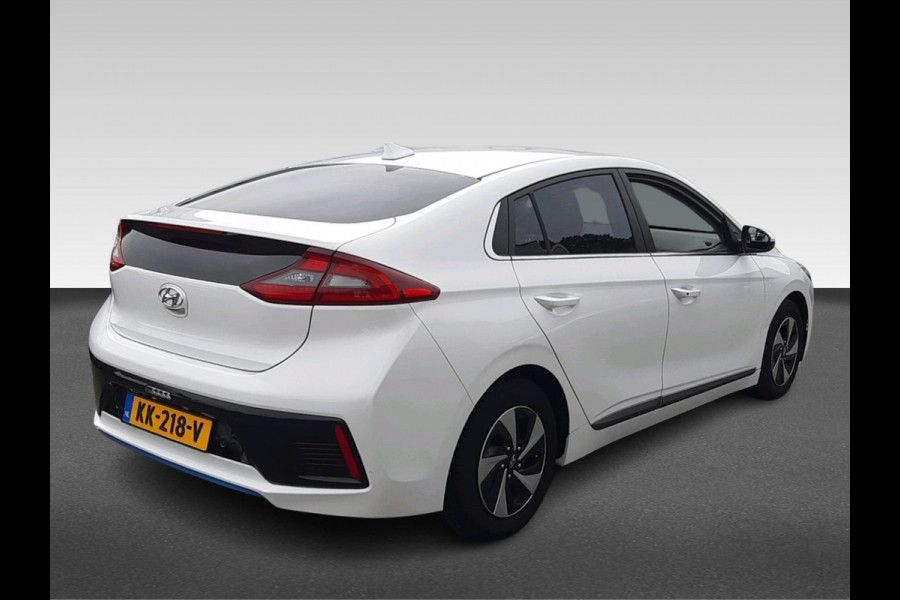 Hyundai IONIQ 1.6 GDi First Edition | schuifdak | leder | blind-spot | bi-xenon | navigatie | stoelverwarming