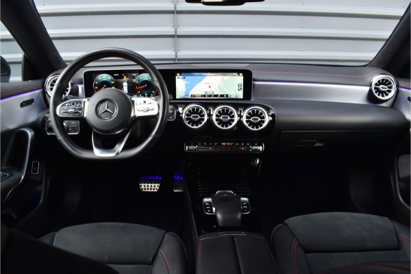 Mercedes-Benz CLA-Klasse 200 BUSINESS SOLUTION AMG | CAMERA | AMBIANCE INTERIEUR | NL-AUTO | SPORTSTOEL | NL-AUTO | WIDESCREEN