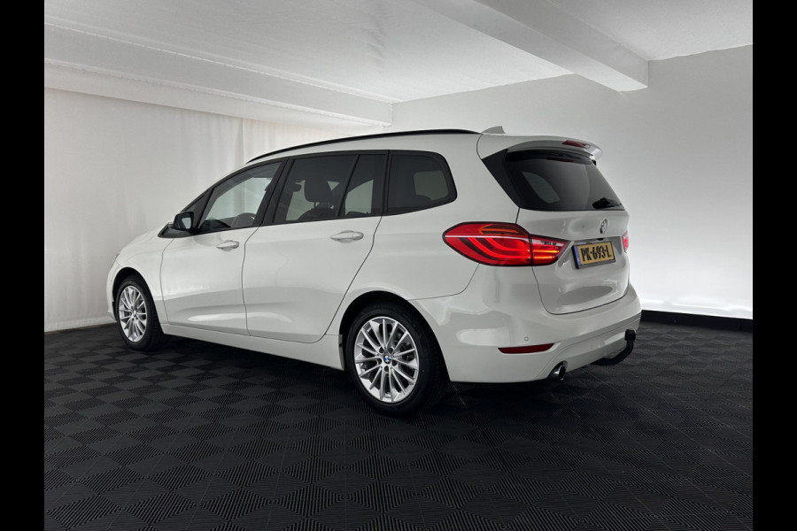 BMW 2 Serie Gran Tourer 218i Corporate Lease Executive Aut.*NAVI-FULLMAP | FULL-LED  | CAMERA | ECC | CRUISE | PARKING-PACK | TOWBAR |  COMFORT-SEATS | 17'' ALU*