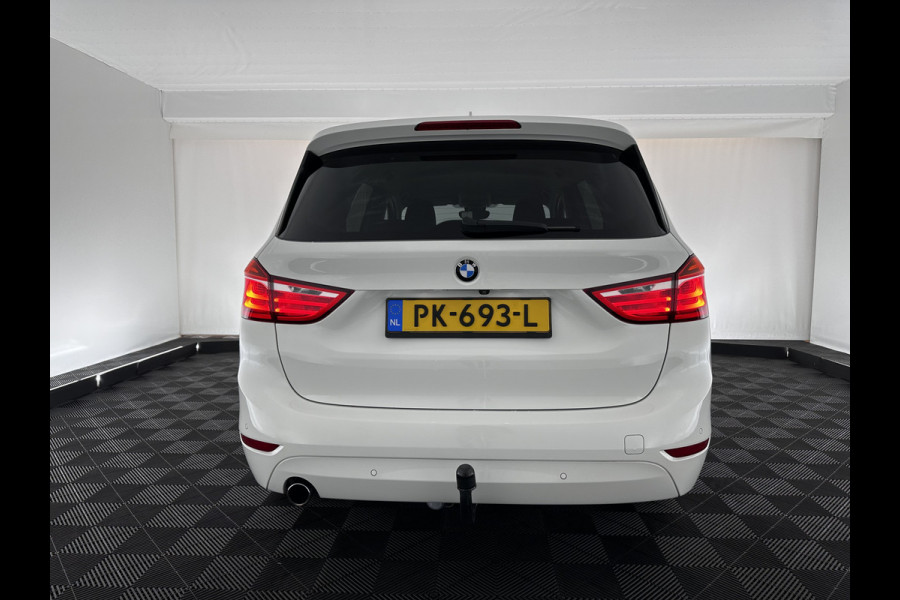 BMW 2 Serie Gran Tourer 218i Corporate Lease Executive Aut.*NAVI-FULLMAP | FULL-LED  | CAMERA | ECC | CRUISE | PARKING-PACK | TOWBAR |  COMFORT-SEATS | 17'' ALU*