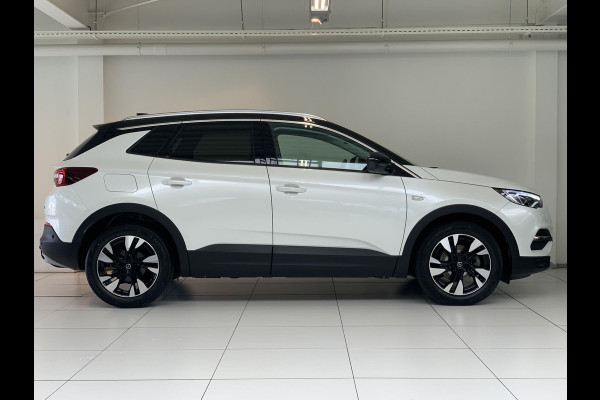 Opel Grandland X 1.2 Turbo Ultimate | Trekhaak | Navigatie | 360° Camera | Stoelverwarming/Stuurverwarming | Apple Carplay/Android Auto |