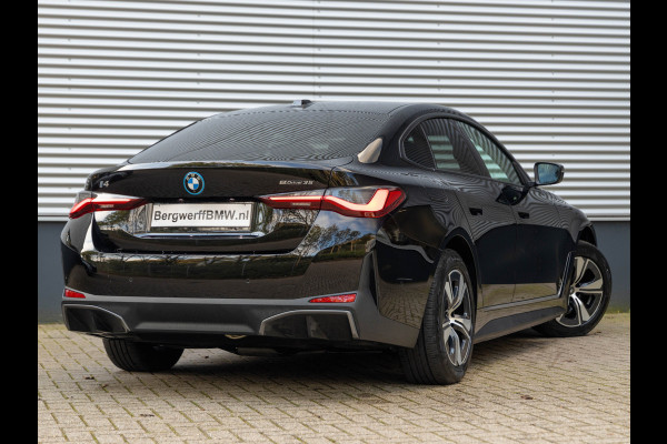 BMW i4 eDrive35 - Trekhaak - Driving Ass - ACC - Harman Kardon - Stoelverwarming