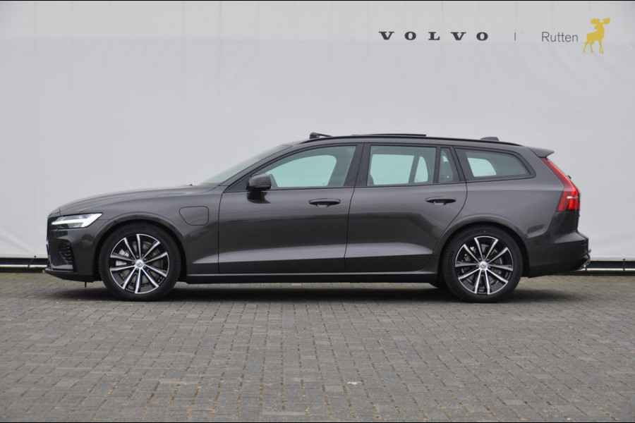 Volvo V60 T6 350PK Automaat Recharge AWD Plus Dark /Long Range/ Semi-elektrische trekhaak / BLIS / Elektrisch bedienbare voorstoelen met geheugen / Harman Kardon audio / Verwarmbare voor en achter stoelen / 360 Camera / Panoramisch schuif/kantel dak /