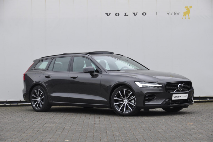 Volvo V60 T6 350PK Automaat Recharge AWD Plus Dark /Long Range/ Semi-elektrische trekhaak / BLIS / Elektrisch bedienbare voorstoelen met geheugen / Harman Kardon audio / Verwarmbare voor en achter stoelen / 360 Camera / Panoramisch schuif/kantel dak /