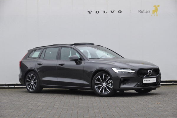 Volvo V60 T6 350PK Automaat Recharge AWD Plus Dark /Long Range/ Semi-elektrische trekhaak / BLIS / Elektrisch bedienbare voorstoelen met geheugen / Harman Kardon audio / Verwarmbare voor en achter stoelen / 360 Camera / Panoramisch schuif/kantel dak /