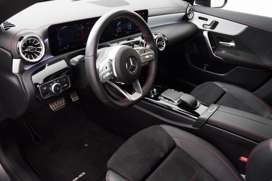 Mercedes-Benz CLA-Klasse 250e AMG PLUG-IN HYBRID PHEV | BTW VERREKENBAAR| BURMESTER | SCHUIF/KANTEL PANO DAK | ELECTR. STOELEN |