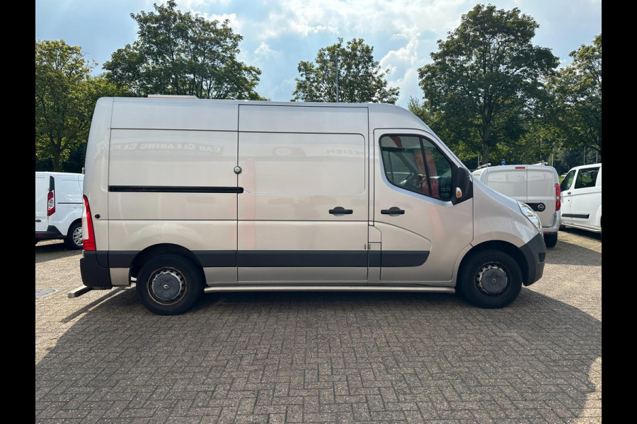 Renault Master T35 2.3 dCi 145 Pk L2H2 AC/ Camera/ Cruise/ Navi