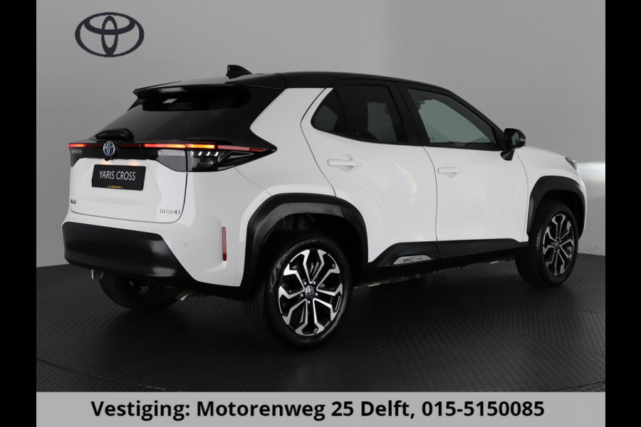 Toyota Yaris Cross 1.5 Hybrid First Edition . Stoel verwarming . Dodehoek sensor . Navigatie .Garantie tot 2032 !