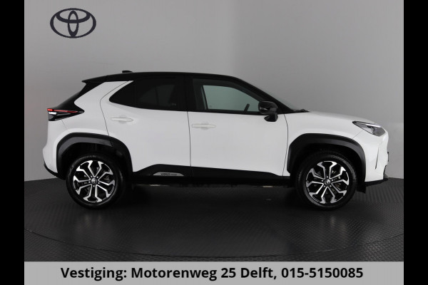 Toyota Yaris Cross 1.5 Hybrid First Edition . Stoel verwarming . Dodehoek sensor . Navigatie .Garantie tot 2032 !