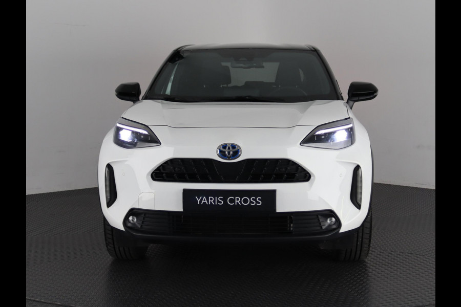 Toyota Yaris Cross 1.5 Hybrid First Edition . Stoel verwarming . Dodehoek sensor . Navigatie .Garantie tot 2032 !