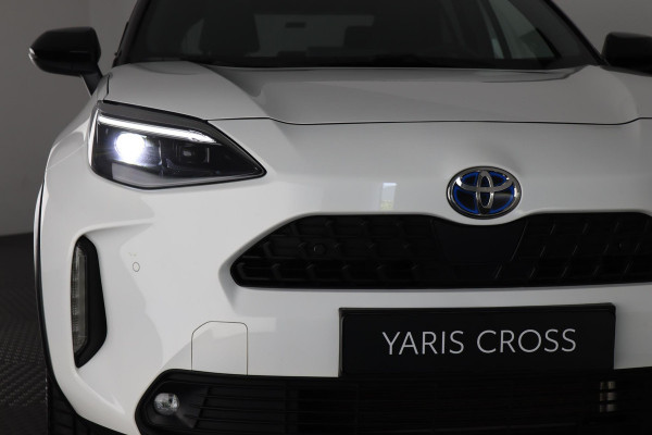 Toyota Yaris Cross 1.5 Hybrid First Edition . Stoel verwarming . Dodehoek sensor . Navigatie .Garantie tot 2032 !