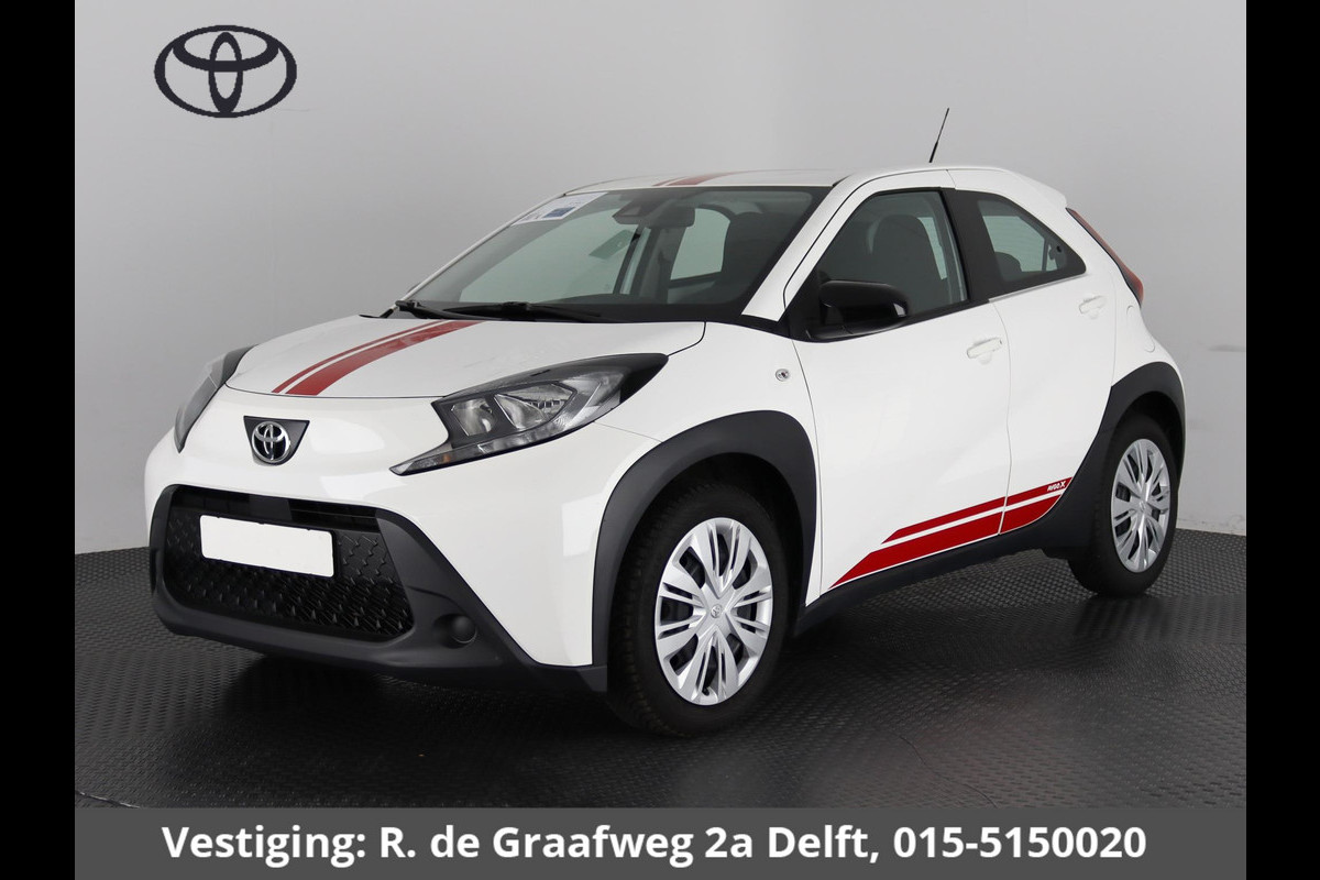 Toyota Aygo X 1.0 VVT-i MT Play + Coral Red Pack | Apple Carplay & AndroidAUTO | All-Season banden | Adaptive Cruise control