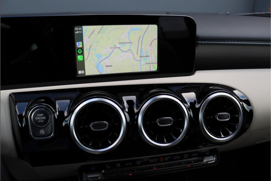 Mercedes-Benz A-Klasse 180 Business Solution | Stoelverwarming | Nightpakket | Camera | Android Auto/Apple Carplay | Leder | Cruise Control | Zitcomfortpakket | High Perf. LED |