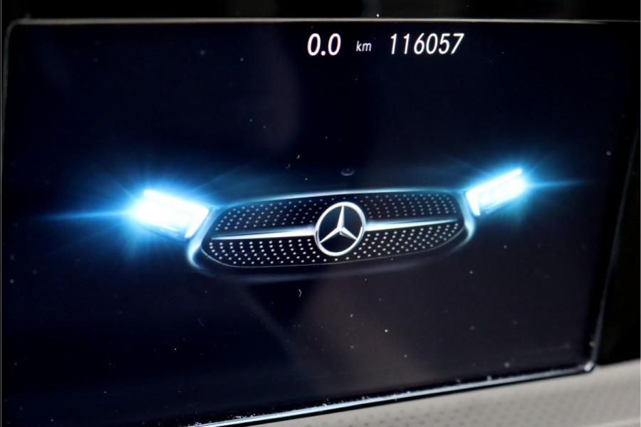 Mercedes-Benz A-Klasse 180 Business Solution | Stoelverwarming | Nightpakket | Camera | Android Auto/Apple Carplay | Leder | Cruise Control | Zitcomfortpakket | High Perf. LED |