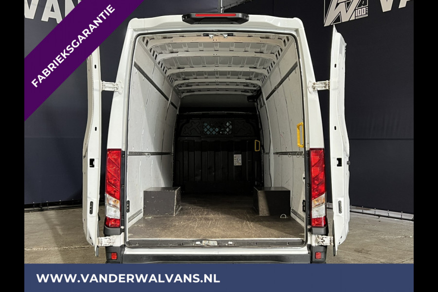 Iveco Daily 35C16V 157pk Automaat 3500kg Trekvermogen Dubbel lucht L3H2 Euro6 Fabrieksgarantie Airco | Bijrijdersbank, bluetooth telefoonvoorbereiding.