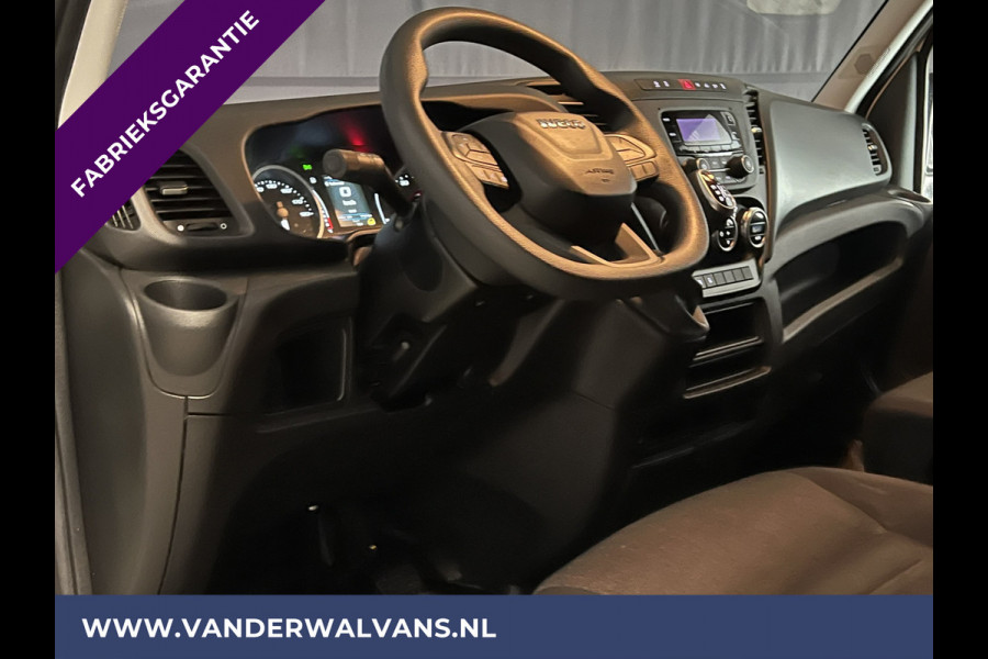 Iveco Daily 35C16V 157pk Automaat 3500kg Trekvermogen Dubbel lucht L3H2 Euro6 Fabrieksgarantie Airco | Bijrijdersbank, bluetooth telefoonvoorbereiding.