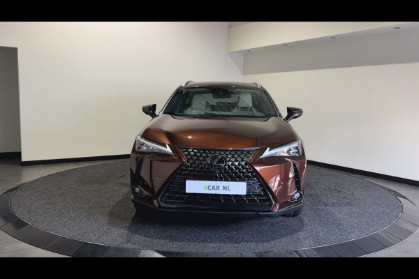 Lexus UX 300e Executive 54 kWh | Rondomzichtcamera | Verwarmde voorstoelen | Navigatie full map