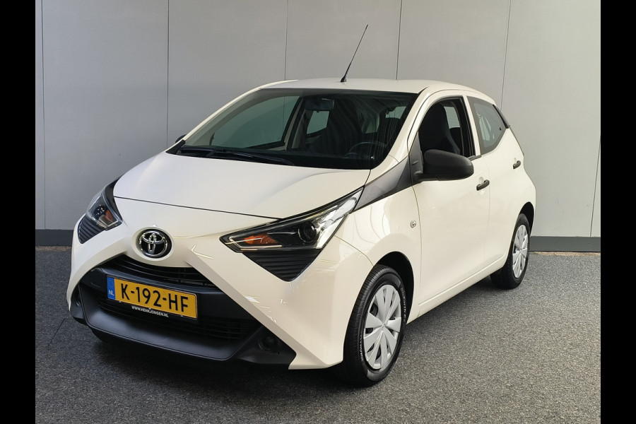 Toyota Aygo 1.0 VVT-i x-fun uit 2020 Rijklaar + 12 maanden Bovag-garantie Henk Jongen Auto's in Helmond,  al 50 jaar service zoals 't hoort!