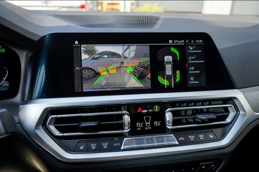 BMW 3 Serie Touring 320d High Executive, M-pakket, Adaptief onderstel, Achteruitrij camera, Adaptieve Cruisecontrol, Apple Carplay