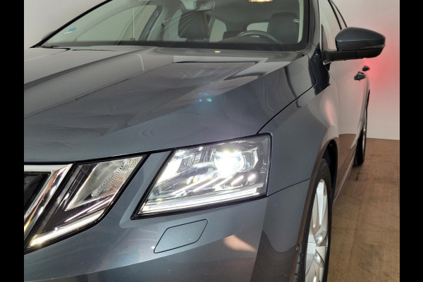 Škoda Octavia Combi Occasion met trekhaak en adaptieve cruisecontrol | tweedehands Skoda Octavia gezinsauto automaat | Full option