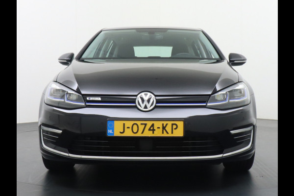 Volkswagen e-Golf €13.940,- na Subsidie 5drs Apple Carplay Android Auto Navi-Full Ecc Adapt.Cruise-Control Bluetooth Led PDV v+a Regen-Licht Senso Virtual Cockpit App-Connect Elec.ramen en Spiegels E-DITION €2.000,- subsidie mogelijk 1ste Eigenaar