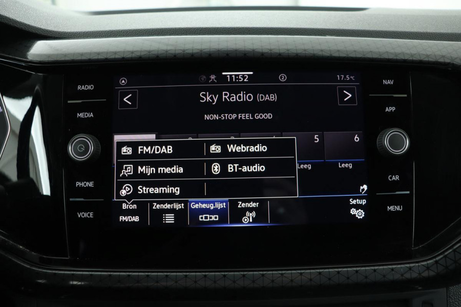 Volkswagen T-Cross 1.0 TSI Style | Carplay | Stoelverwarming | Full LED | Sportstoelen | PDC | Climate control | Adaptive Cruise