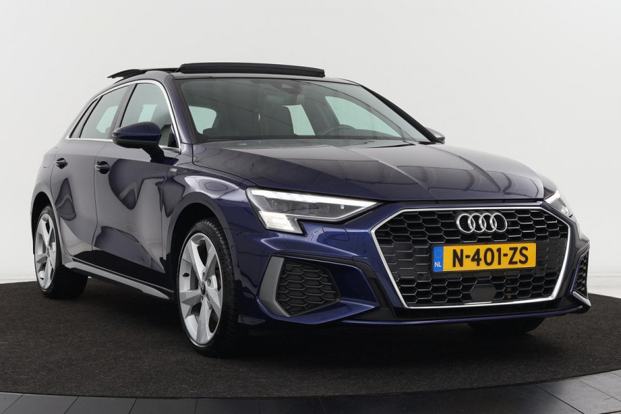 Audi A3 40 TFSIe S-Line | Panoramadak | Stoelverwarming | Adaptive Cruise | Park Assist | Navigatie | Keyless | Audi Sound