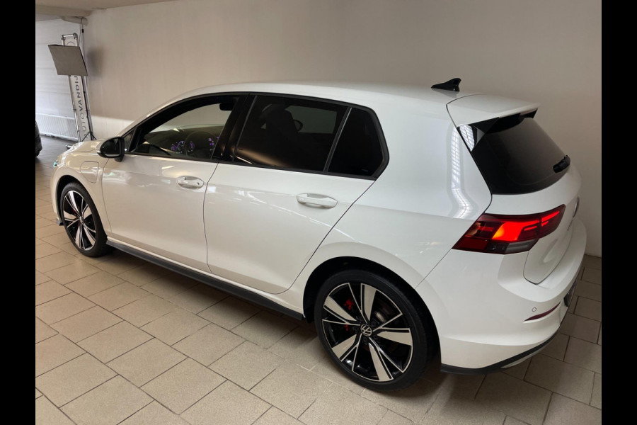 Volkswagen Golf 1.4 eHybrid GTE AIRCO NAVI CRUISE BLUETOOTH APPLE CARPLAY GROOT SCHERM ELEK RAMEN NIEUWSTAAT