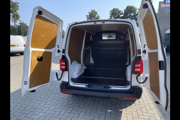 Volkswagen Transporter 2.0 TDI 150pk L2H1 Comfortline / vaste prijs rijklaar € 16.950 ex btw / lease vanaf € 311 / dubbele schuifdeur / dichte achterdeuren / airco / cruise / navi / euro 6 diesel !