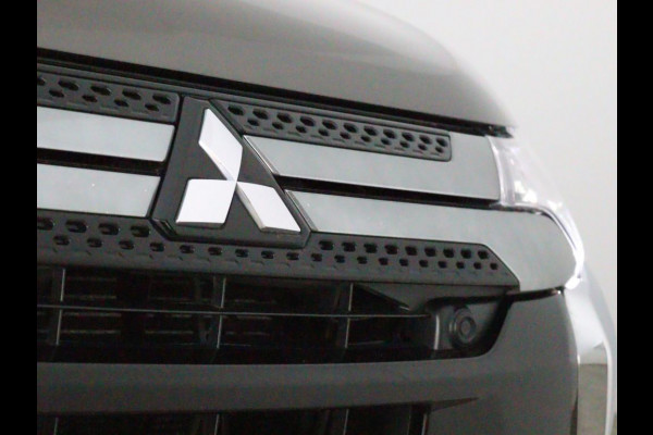 Mitsubishi Outlander 2.4 PHEV INTENSE+ PLUG-IN .SCHUIFDAK STUURVERWARMING.PREMIUM AUDIO. GARANTIE TOT 2028*