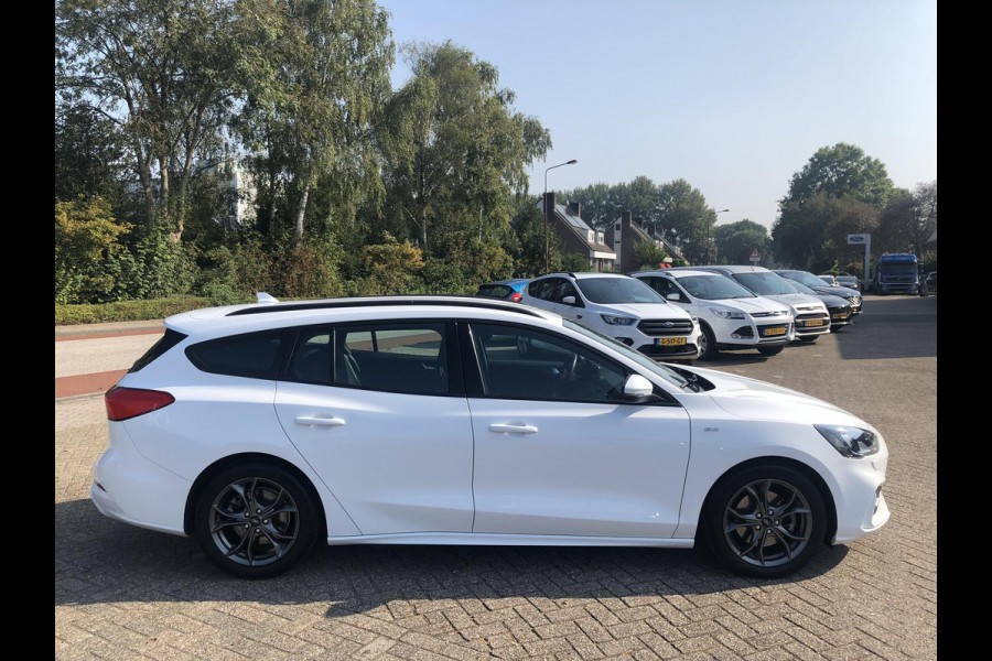 Ford FOCUS Wagon 1.5 EcoBoost ST Line Business 150pk Automaat | Stoelverwarming | Apple Carplay | Parkeersensoren | 1.500kg Trekgewicht