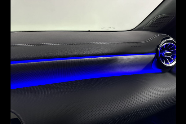 Mercedes-Benz A-Klasse 250 e AMG Night Edition Plug in Hybrid 218pk PHEV | Alcantara Sportstoelen | MBUX Widescreen | Sfeerverlichting | Apple Carplay | Camera |