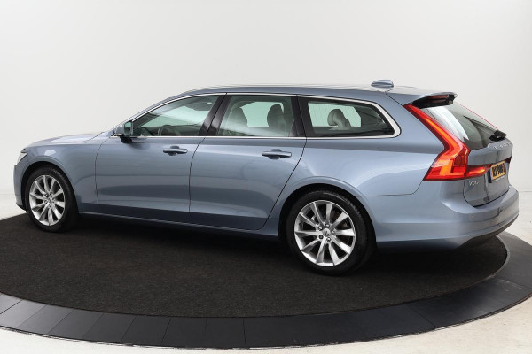 Volvo V90 2.0 D3 Momentum | Leder | Adaptive cruise | Camera | Stoelverwarming | Carplay | Dodehoek detectie | Navigatie | Full LED | Stuurverwarming | Climate control | Standkachel