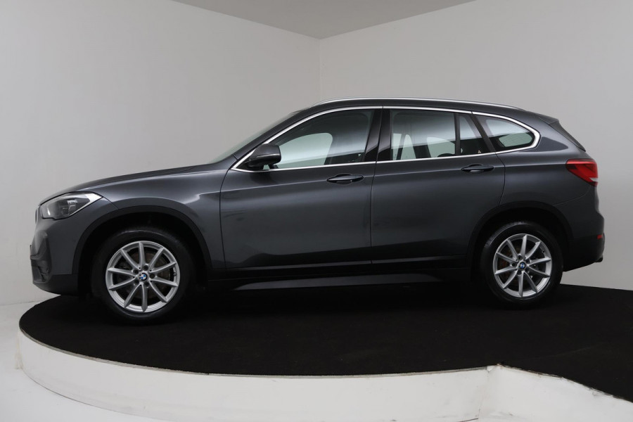 BMW X1 SDrive18i High Executive Edition (NAVIGATIE, PDC, STOELV, CRUISE, CLIMATE, NL-AUTO, GOED ONDERHOUDEN 1e EIGENAAR)