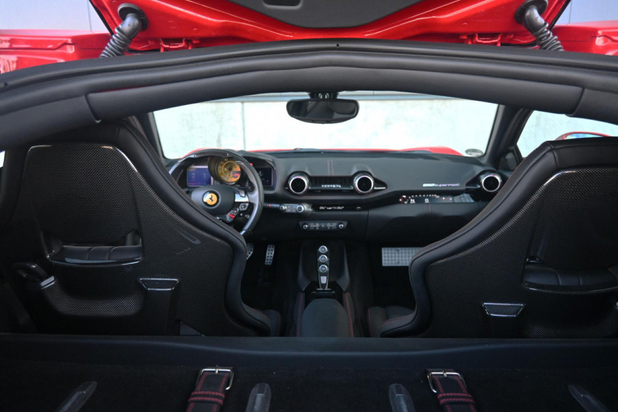 Ferrari 812 6.5 V12 Superfast HELE *Rosso Corsa / Carbon / Lift-Systeem / Daytona Racing Seats / Passenger Display*