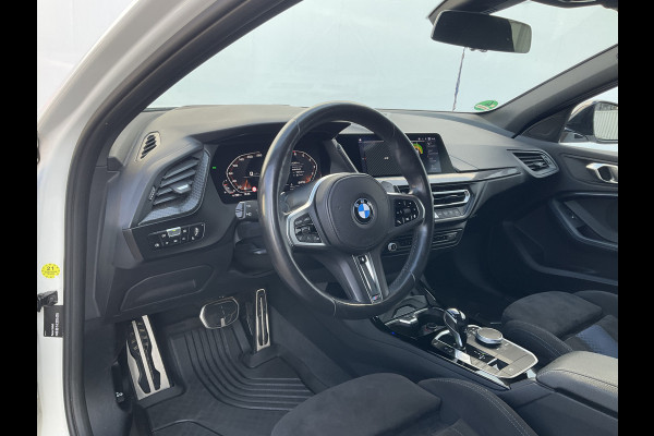 BMW 1-serie M135i 306pk xDrive M-Sport Automaat HUD Stoel-stuurverw. BOMMETJE!