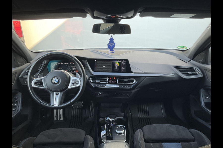 BMW 1-serie M135i 306pk xDrive M-Sport Automaat HUD Stoel-stuurverw. BOMMETJE!