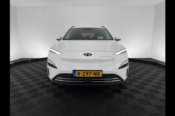 Hyundai Kona EV Fashion 39 kWh [ 3-Fase ] Aut. *HEAT-PUMP | NAVI-FULLMAP | VIRTUAL-COCKPIT | FULL-LED | KRELL-AUDIO | LANE-ASSIST | KEYLESS | CAMERA | HEAD-UP | SHIFT-PADDLES | DAB | ADAPT.CRUISE | COMFORT-SEATS | 17 "ALU*