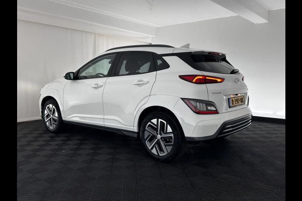 Hyundai Kona EV Fashion 39 kWh [ 3-Fase ] Aut. *HEAT-PUMP | NAVI-FULLMAP | VIRTUAL-COCKPIT | FULL-LED | KRELL-AUDIO | LANE-ASSIST | KEYLESS | CAMERA | HEAD-UP | SHIFT-PADDLES | DAB | ADAPT.CRUISE | COMFORT-SEATS | 17 "ALU*