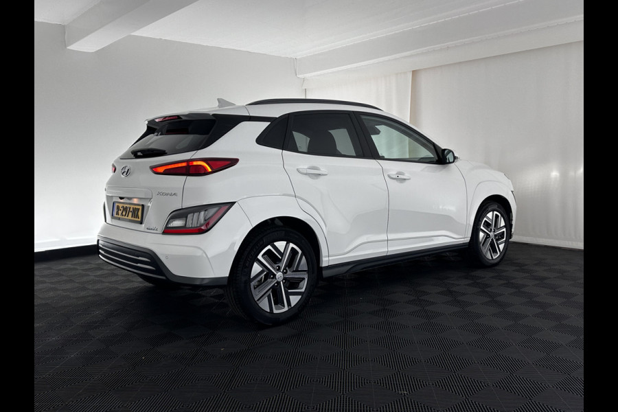 Hyundai Kona EV Fashion 39 kWh [ 3-Fase ] Aut. *HEAT-PUMP | NAVI-FULLMAP | VIRTUAL-COCKPIT | FULL-LED | KRELL-AUDIO | LANE-ASSIST | KEYLESS | CAMERA | HEAD-UP | SHIFT-PADDLES | DAB | ADAPT.CRUISE | COMFORT-SEATS | 17 "ALU*