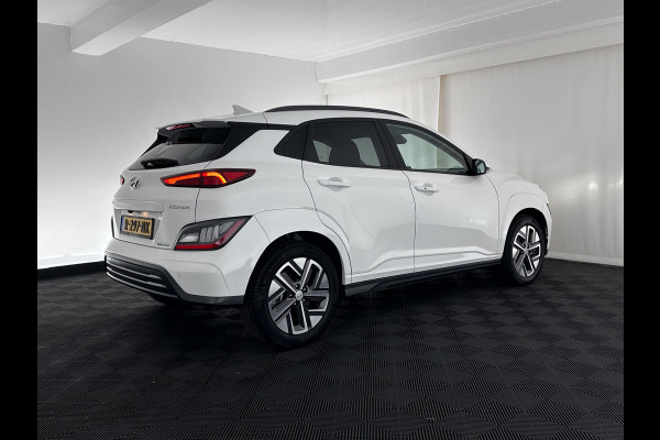 Hyundai Kona EV Fashion 39 kWh [ 3-Fase ] Aut. *HEAT-PUMP | NAVI-FULLMAP | VIRTUAL-COCKPIT | FULL-LED | KRELL-AUDIO | LANE-ASSIST | KEYLESS | CAMERA | HEAD-UP | SHIFT-PADDLES | DAB | ADAPT.CRUISE | COMFORT-SEATS | 17 "ALU*