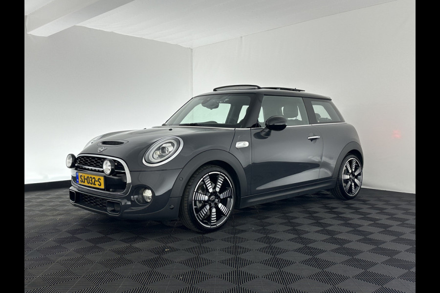 MINI Mini 2.0 Cooper S Chili JCW-Sport-Pack Aut. *PANO | NAPPA-FULL-LEATHER | HEAD-UP | HARMAN/KARDON-SURROUND | FULL-LED | JCW-EXHAUST | DAB+ | KEYLESS | NAVI-FULLMAP | CAMERA | CRUISE | AMBIENT-LIGHT | SHIFT-PADDLES | SPORT-SEATS | 1