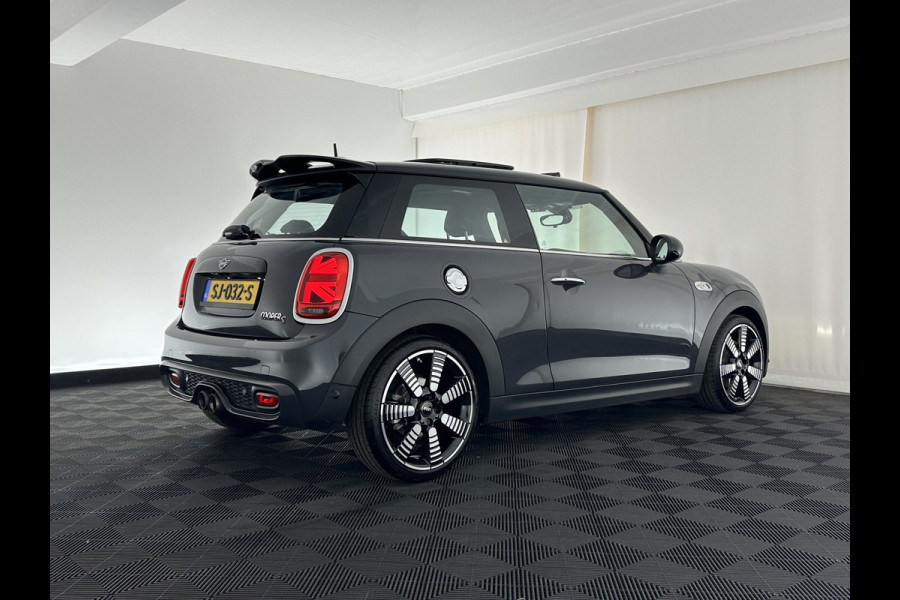 MINI Mini 2.0 Cooper S Chili JCW-Sport-Pack Aut. *PANO | NAPPA-FULL-LEATHER | HEAD-UP | HARMAN/KARDON-SURROUND | FULL-LED | JCW-EXHAUST | DAB+ | KEYLESS | NAVI-FULLMAP | CAMERA | CRUISE | AMBIENT-LIGHT | SHIFT-PADDLES | SPORT-SEATS | 1