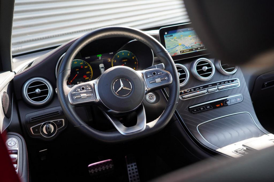 Mercedes-Benz GLC 300 4MATIC Premium Plus / AMG Night / Pano