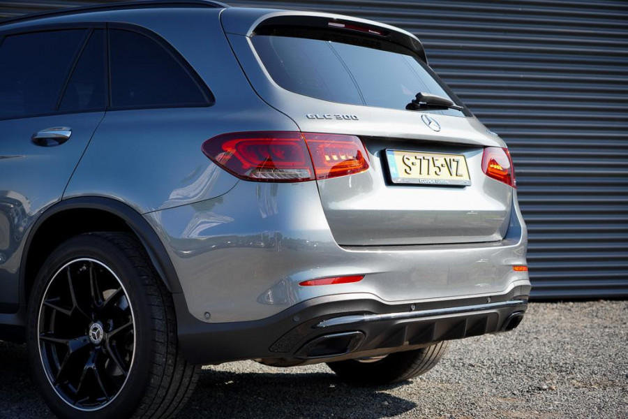 Mercedes-Benz GLC 300 4MATIC Premium Plus / AMG Night / Pano