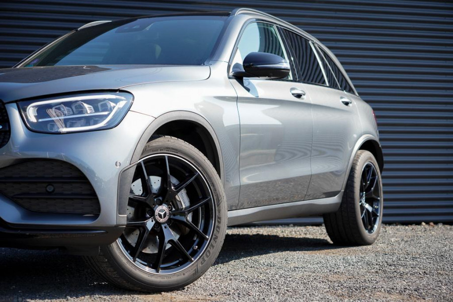 Mercedes-Benz GLC 300 4MATIC Premium Plus / AMG Night / Pano