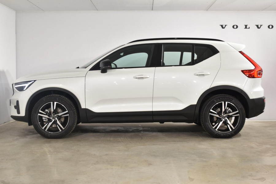 Volvo XC40 B4 211PK Automaat Plus Dark Adaptieve cruis control / Harman kardon / Elektrische stoelen / DAB+ / Volvo On-Call