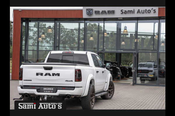 Dodge Ram 1500 HULK | ALL-IN PRIJS ZO ALS AFGEBEELD | 5.7 V8 HEMI 4x4 | LARAMIE NIGHT EDITION | PRIJS MET LPG EN GARANTIE EN DIKKE WIELEN EN WIDEBODY | DUBBELE CABINE | 5 PERSOONS | VOORRAAD NR 2015 - 4725 | DIRECT BESCHIKBAAR |